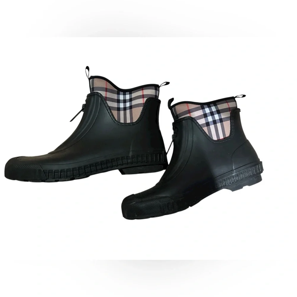 Burberry Black Rubber Ankle Boots size 40/9 - Picture 2 of 5